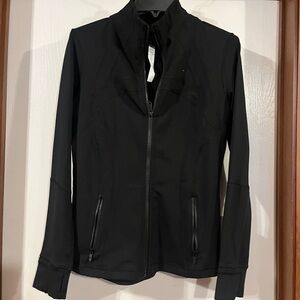 Brand New Lululemon Women's Define Jacket in Luon